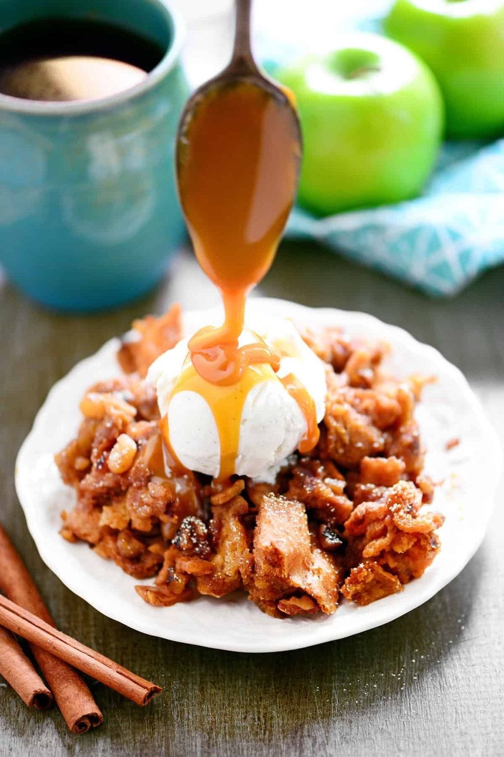 Slow Cooker Apple Bread Pudding