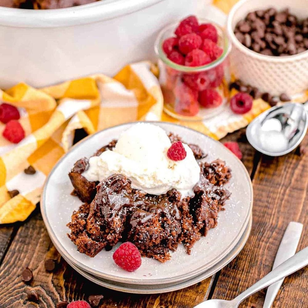 25 Slow Cooker Dessert Recipes: Easy, Delicious Treats Without the Fuss