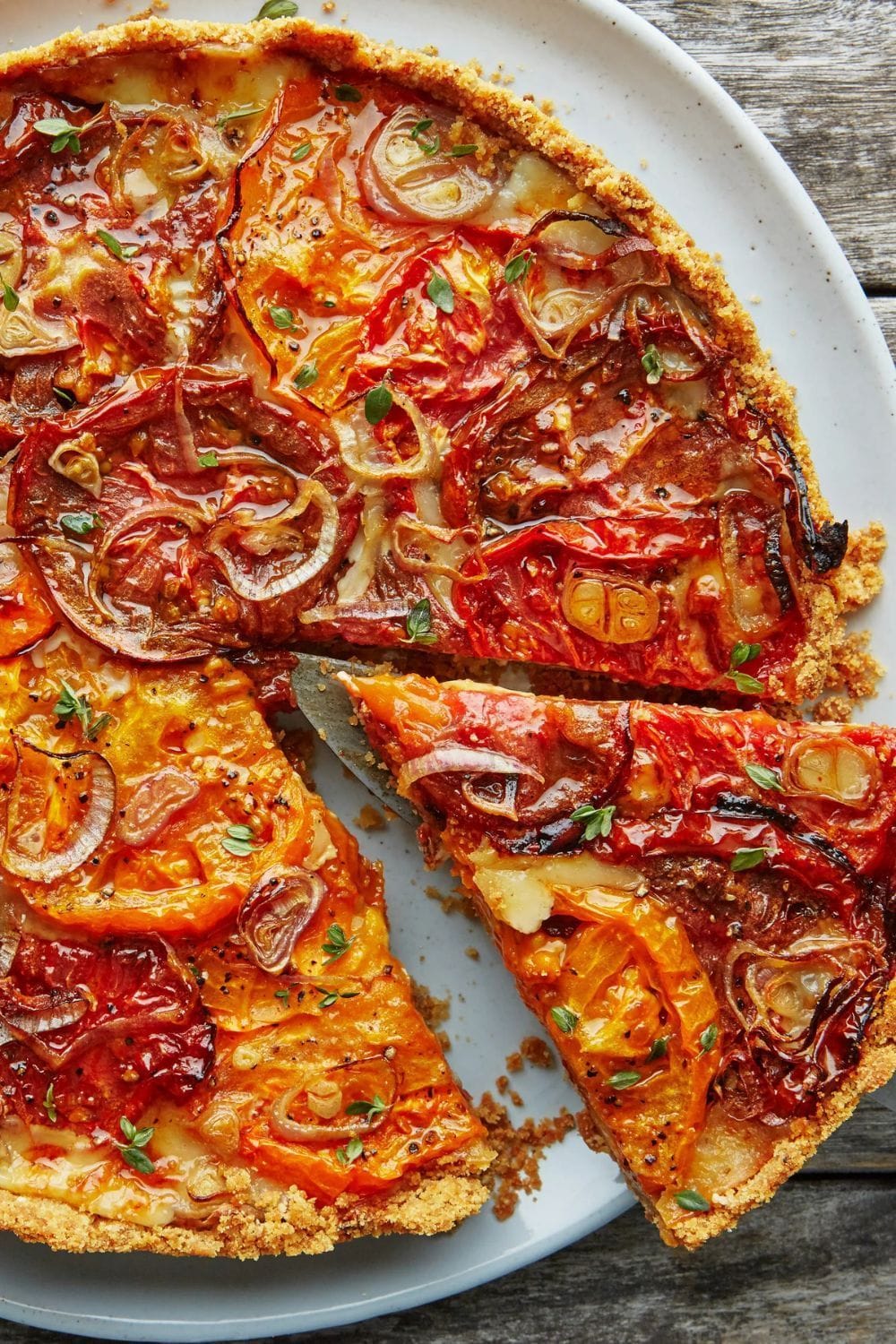 Tomato and Roasted Garlic Pie
